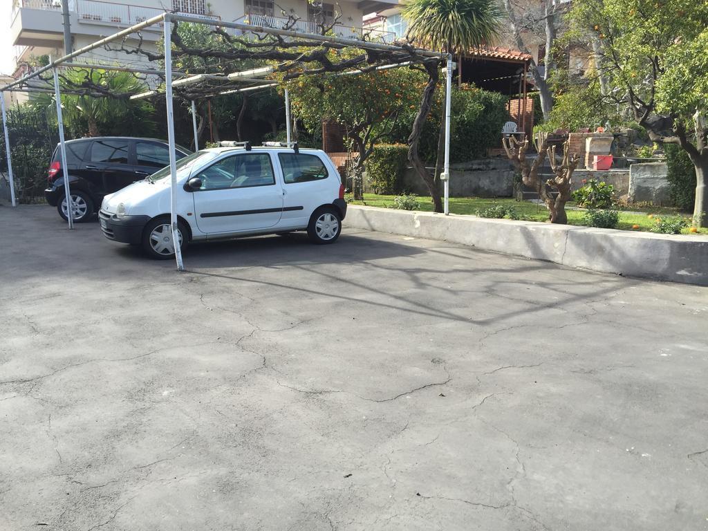 B&B Il Bagolaro Dell'Etna Sant'Agata Li Battiati Exterior photo