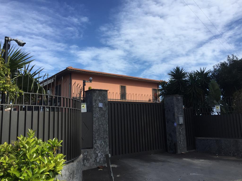 B&B Il Bagolaro Dell'Etna Sant'Agata Li Battiati Exterior photo